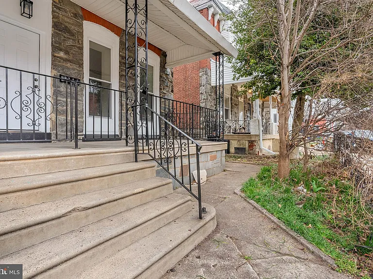 5431 Stewart St — Photo 4