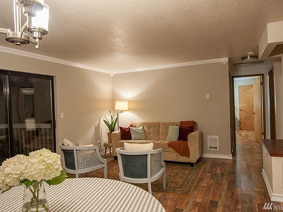 5th image of 3299 Hillington Ct SE