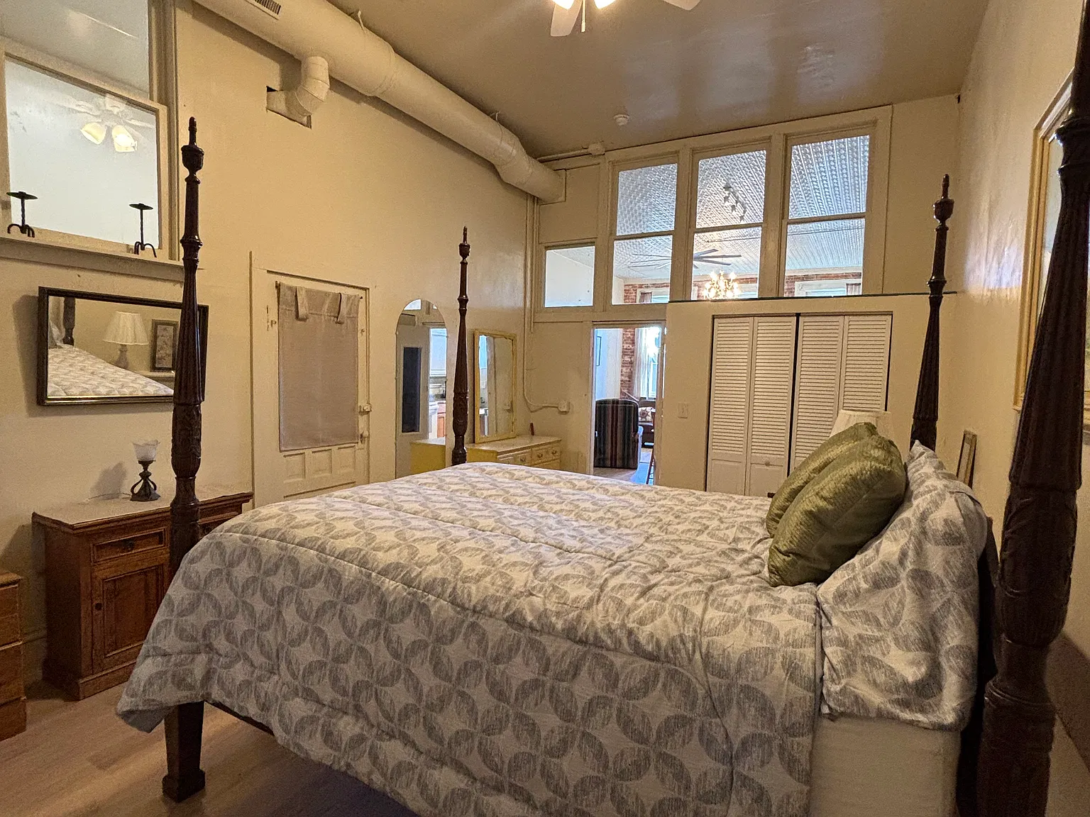 1 bed, 1500 sqft, $2,200 — Photo 4