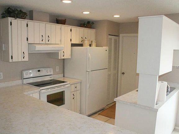 4th image of 1007 Bayhill