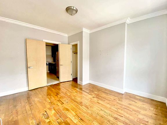 4th image of 528 W 159th St #2B
