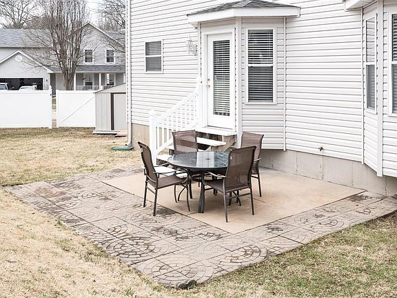3rd image of 640 Sedan Park Ct