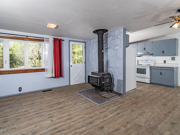 2nd image of 12384 N Tongass Hwy