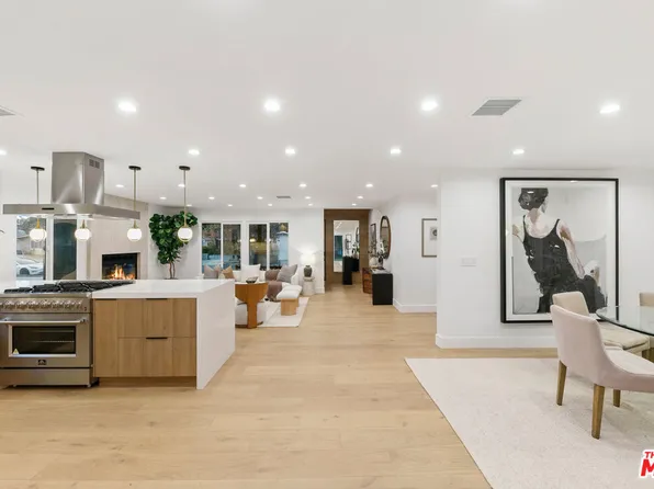 22212 Welby Way, Canoga Park, CA 91303