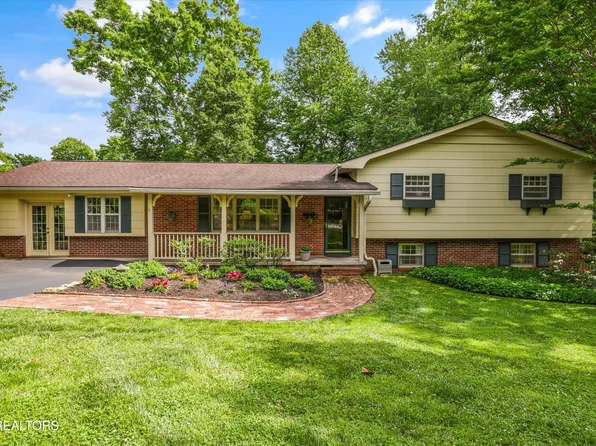 7736 Luxmore Dr, Knoxville, TN 37919