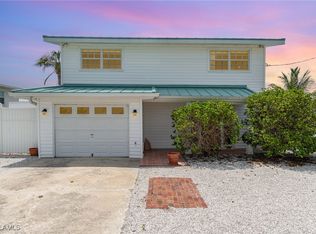 2472 York Rd, Saint James City, FL 33956