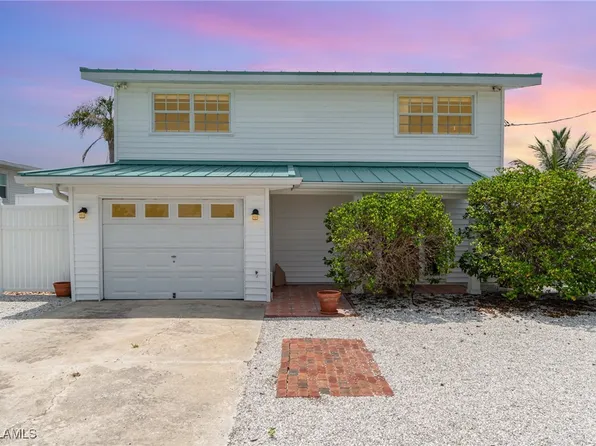 2472 York Rd, Saint James City, FL 33956