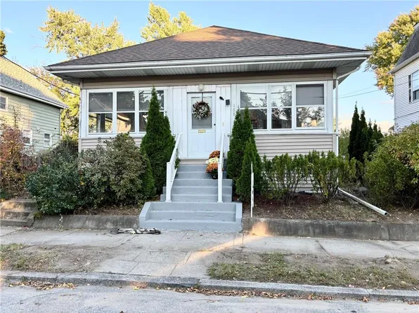 188 Orchard St, Cranston, RI 02910