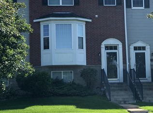 7830 Old Carriage Ct, Shakopee, MN 55379