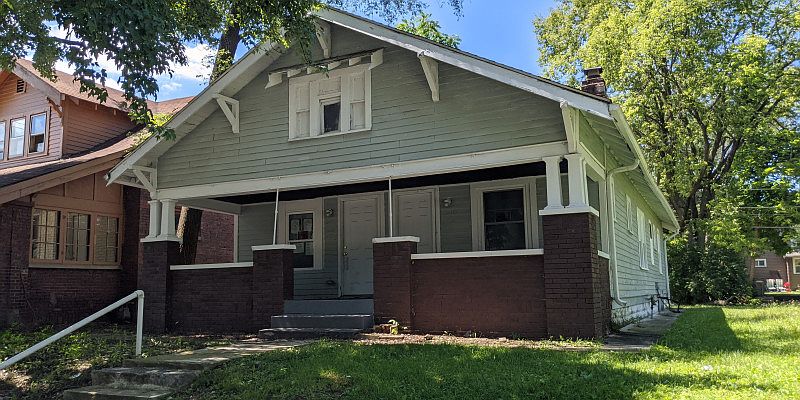 1st image of 608 N Dearborn St #608
