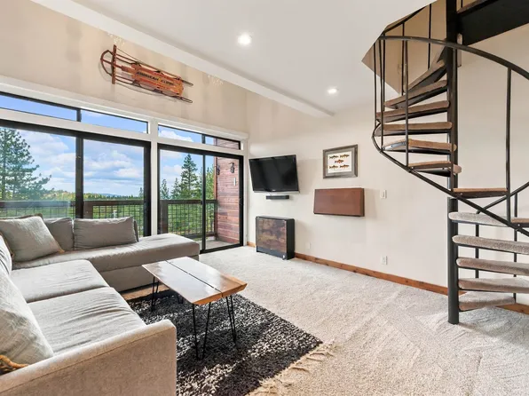 11591 Snowpeak Way #403, Truckee, CA 96161