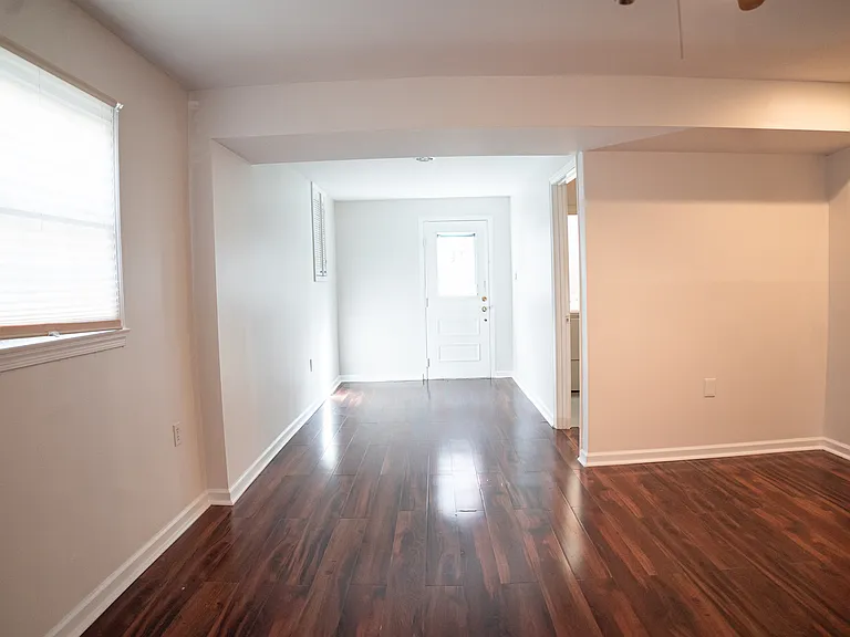 13227 Sturbridge Rd — Photo 33
