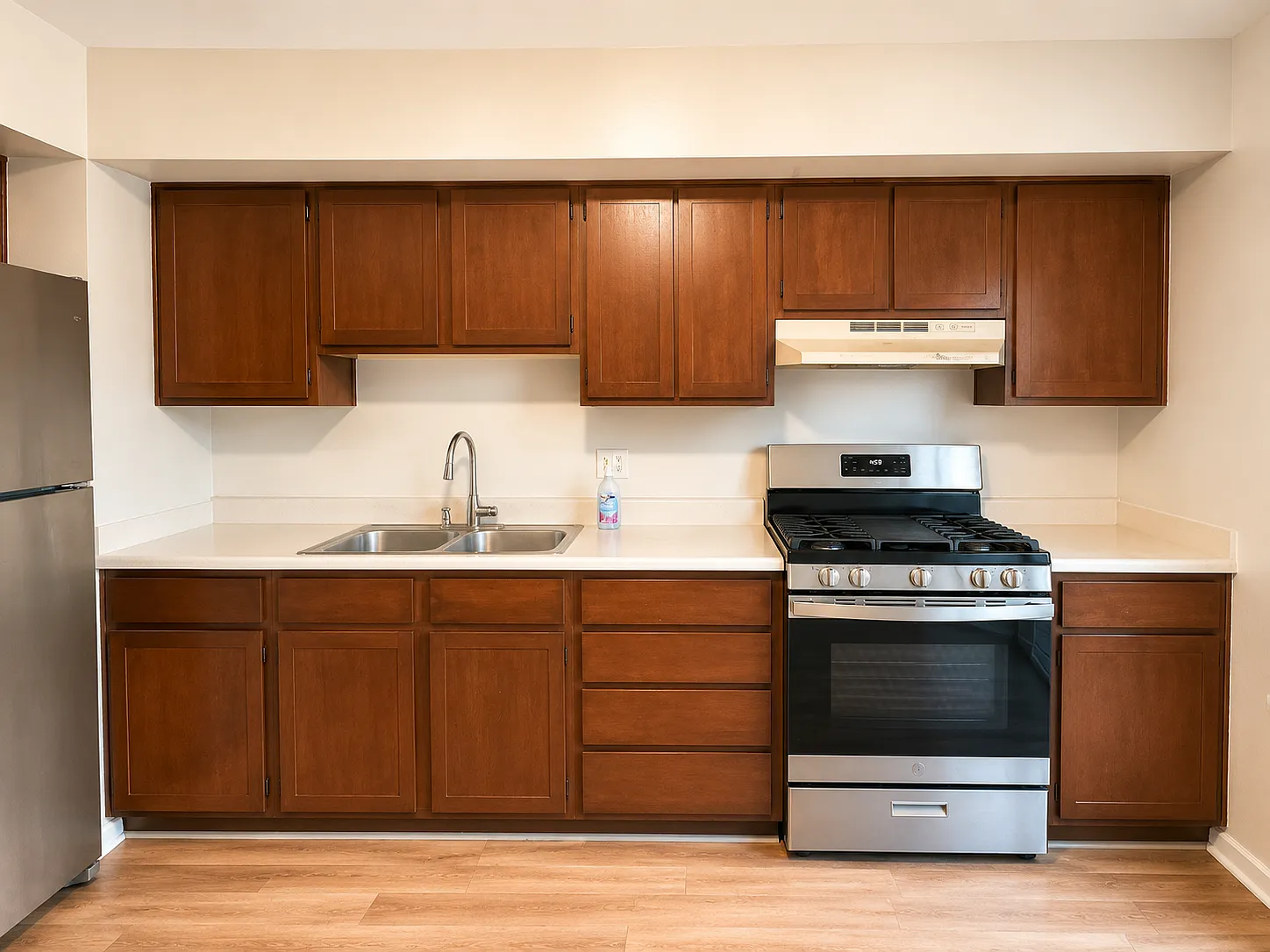 3 bed, 1200 sqft, $1,895 — Photo 4
