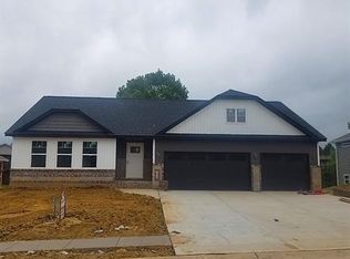 136 N Timber Ter, Troy, IL 62294