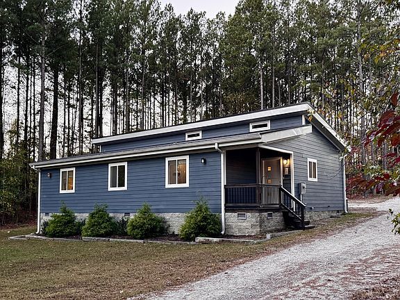 2nd image of 18 Davis Ln