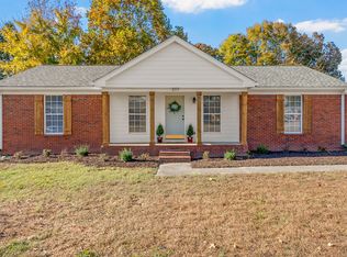 317 Eisenhower Dr, Ashland City, TN 37015