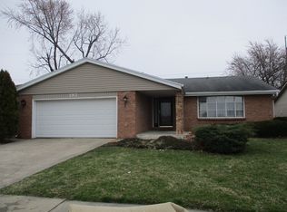 182 S Stadium Dr, Bourbonnais, IL 60914
