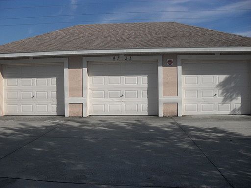 2nd image of 4131 SW Santa Barbara Pl APT B