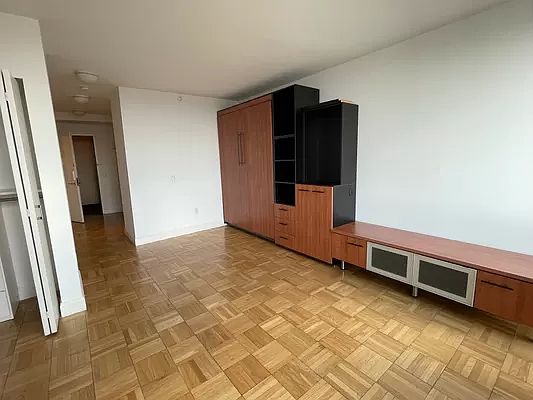 2nd image of 215 E 96th St #23B