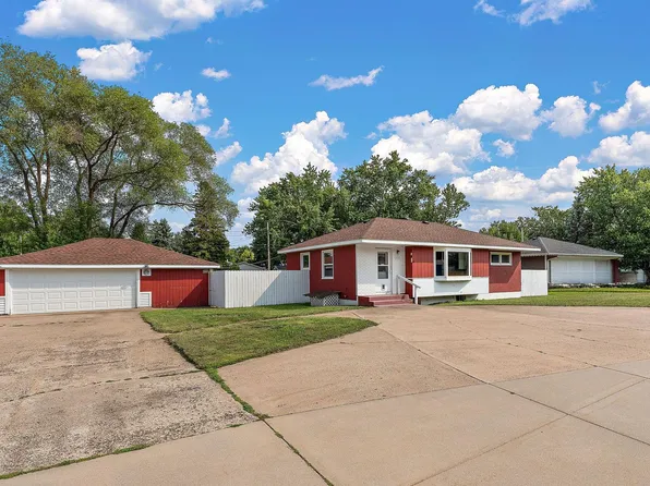 2132 Atlantic St N, Maplewood, MN 55109