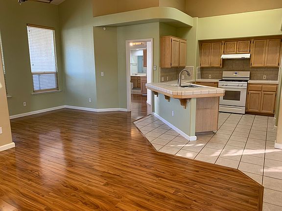 5th image of 1638 E Dorothea Ave