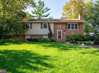 14713 Algretus Dr, Centreville, VA 20120