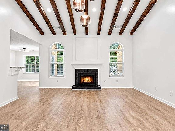 4th image of 715 New Magnolia Ct