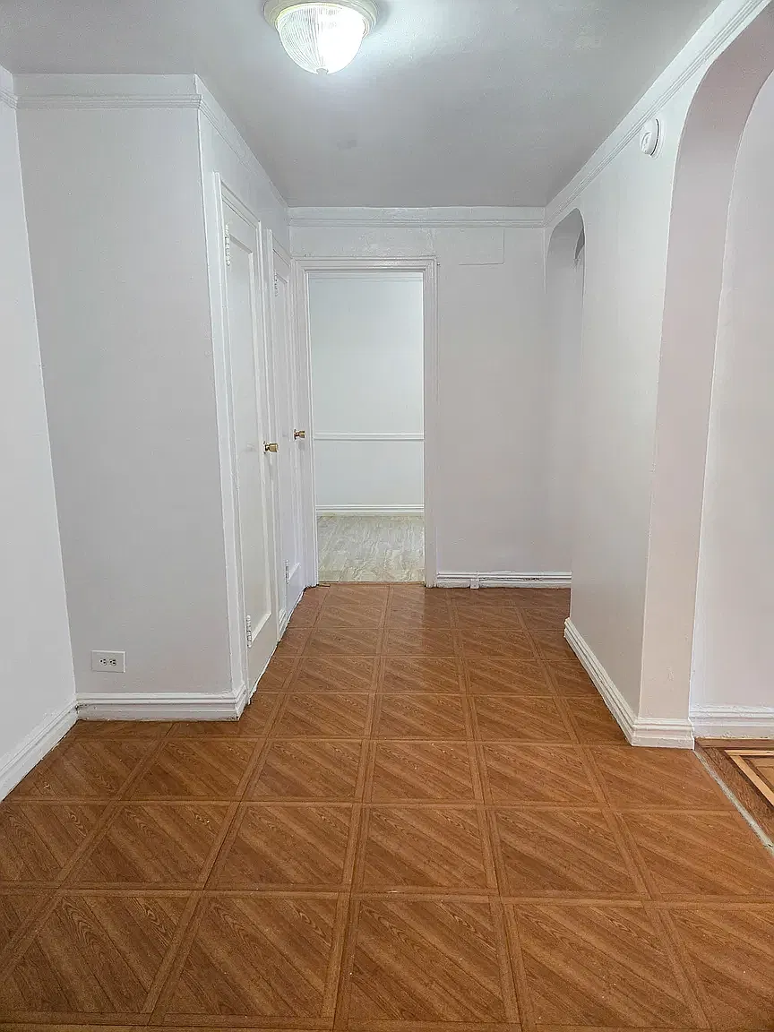 711 Walton Avenue — Photo 3