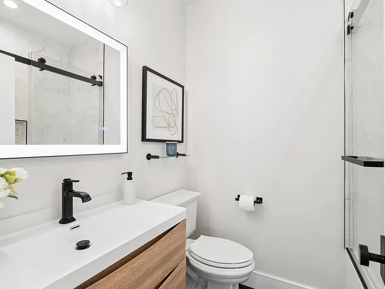 4652 Charnock Dr — Photo 18