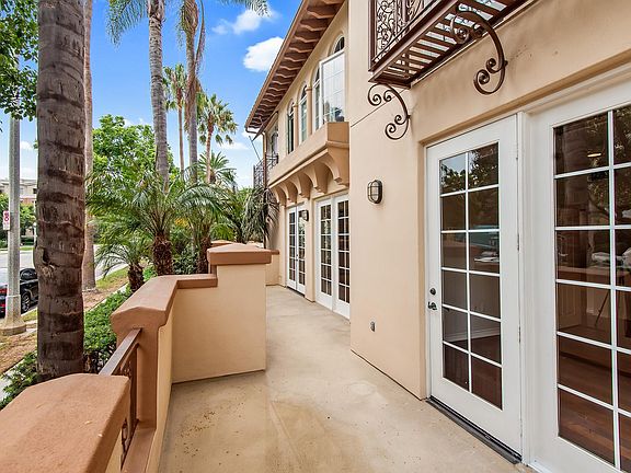 5th image of 5935 Playa Vista Dr APT 102