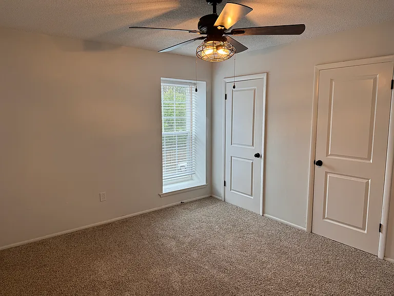 Carolina Crossing Apartments — Photo 17