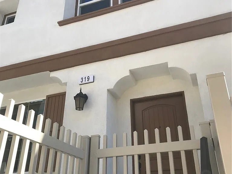 319 Edenfiled Ave — Photo 1