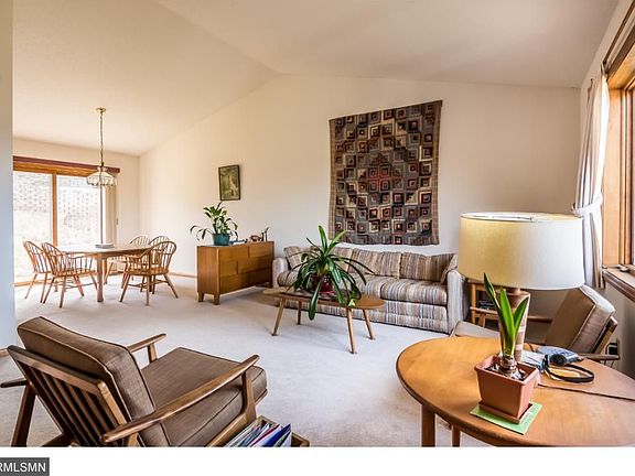 2nd image of 3547 Tara Ln