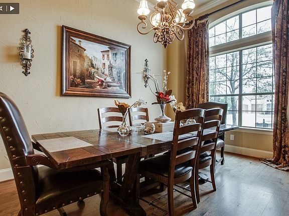 3rd image of 3602 Vineyard Way