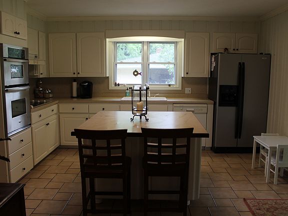 2nd image of 627 Glendale Dr