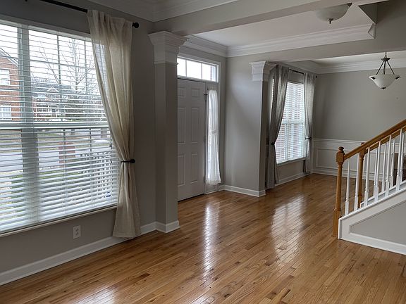 3rd image of 282 Wisteria Dr