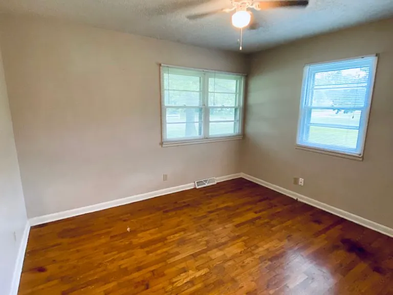 2023 E Elm St — Photo 8