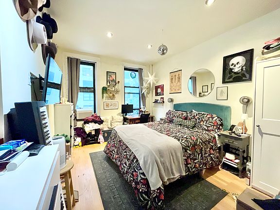 5th image of 221 E 58th St APT 2E