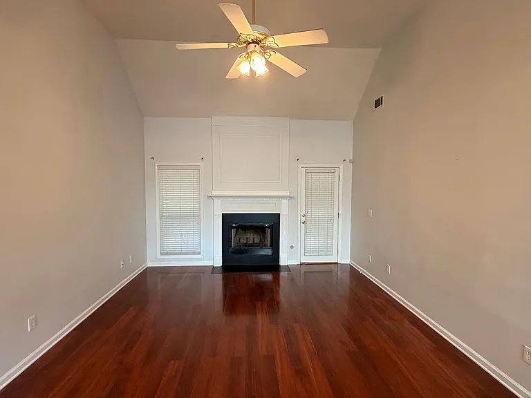 5105 Yellow Pine Dr — Photo 4