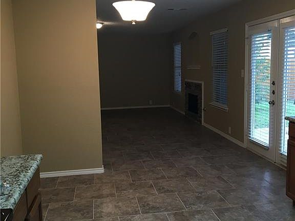 5th image of 900 Greenbend Dr
