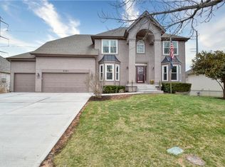 9947 Redbud Ln, Lenexa, KS 66220
