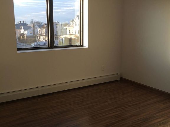 5th image of 3848 Atlantic Ave APT 2