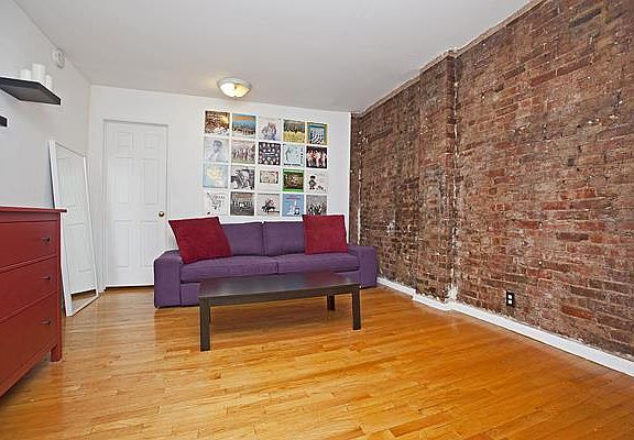2nd image of 426 W 46th St APT 3B