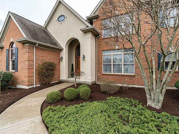 3rd image of 909 Squire Oaks Dr