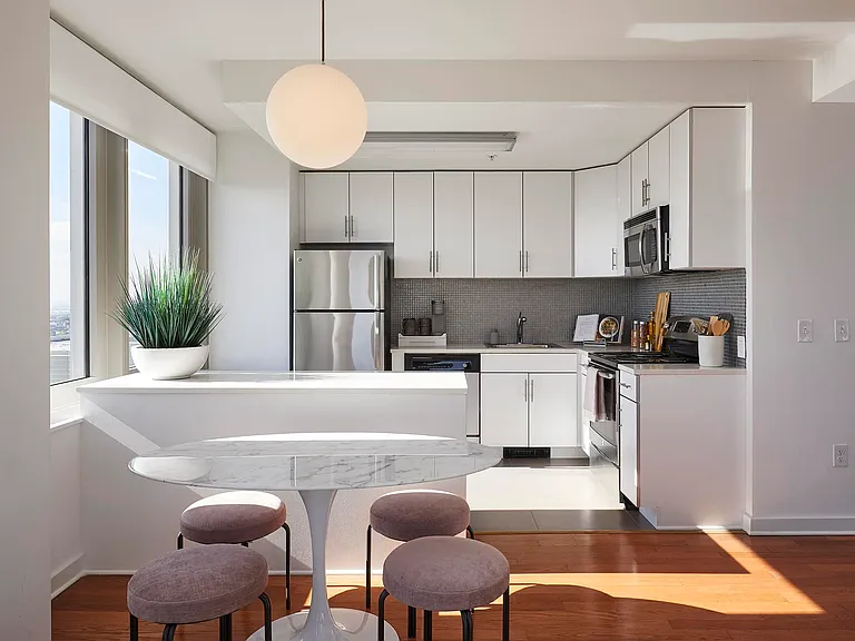 70 Columbus — Photo 10