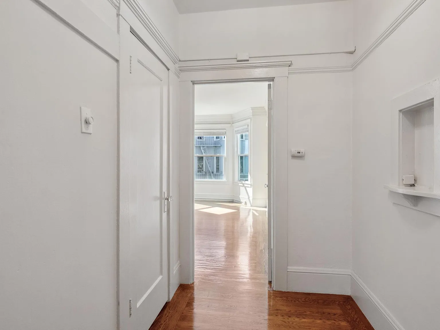 1 bed, 650 sqft, $5,195 — Photo 4