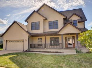 400 Serenity Ct, Solon, IA 52333