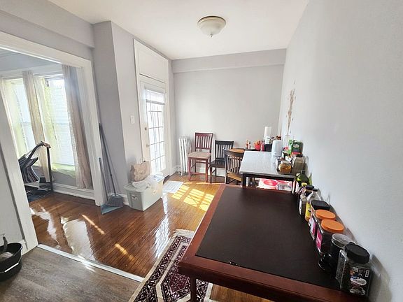 2nd image of 1600 W Morse Ave #3