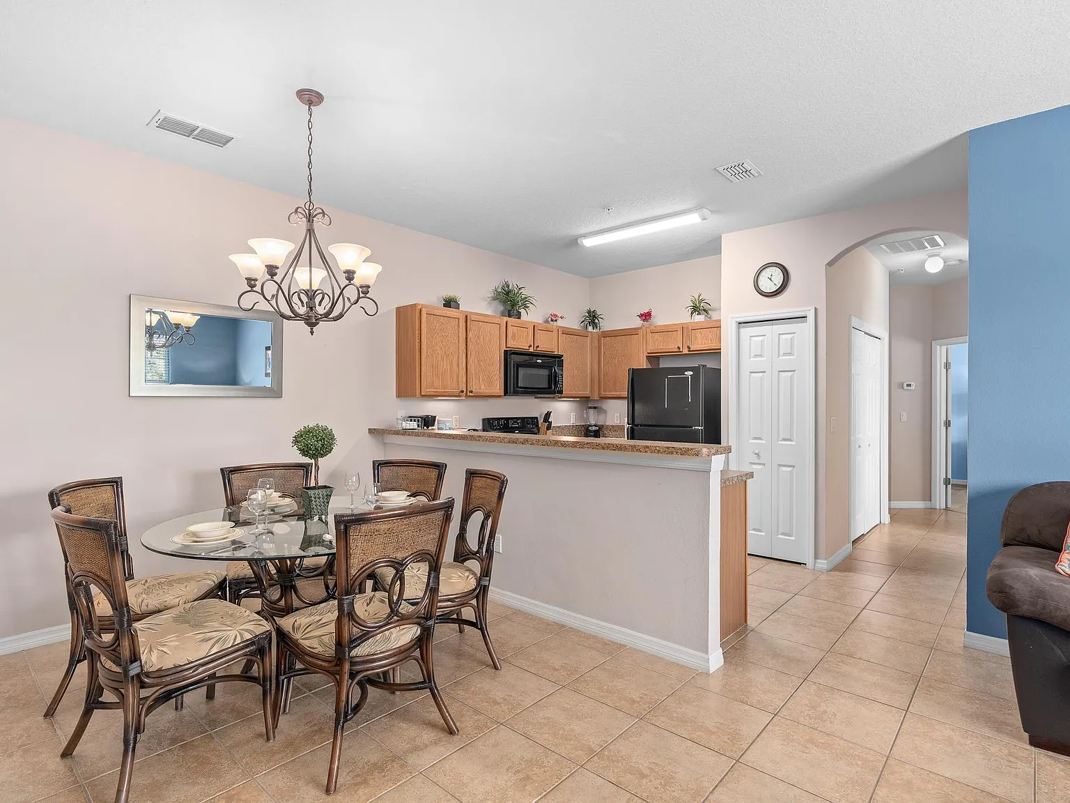 2 bed, 1015 sqft, $1,700 — Photo 4