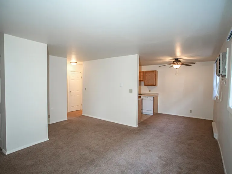 500 Glendale Blvd — Photo 7